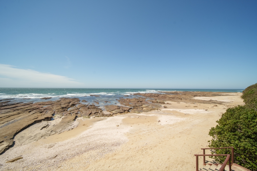 5 Bedroom Property for Sale in Queensberry Bay Eastern Cape